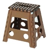 軽量で置き場所にも困らない便利な踏み台