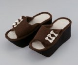 踏み台要らず＆疲れ知らずのキッチン背伸びスリッパ