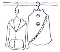 S字フックで衣類を互い違いに掛けて収納