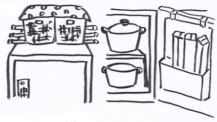 棚の上や扉裏の隙間収納